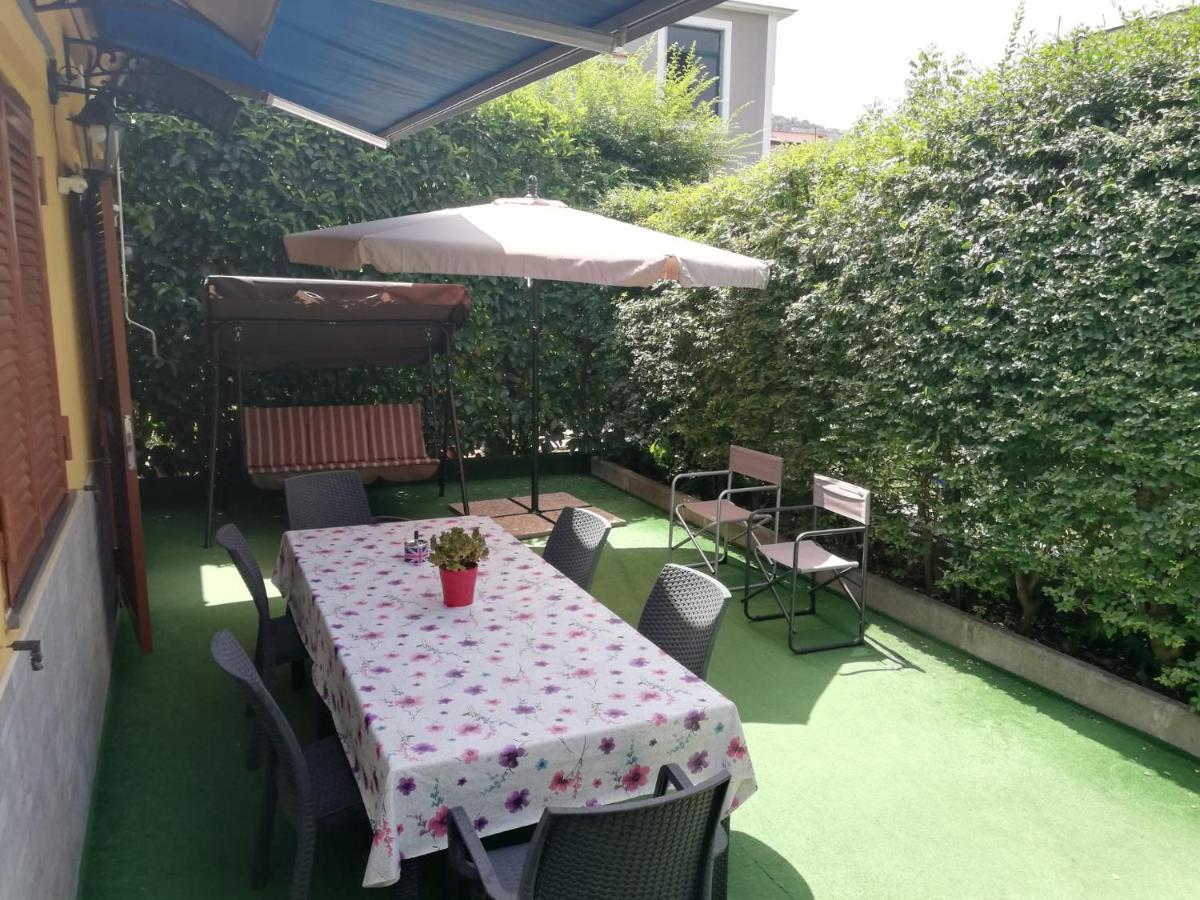 Depandance Con Piscina In Uso In Esclusivo In B&B SantʼAntonio Abate Kültér fotó